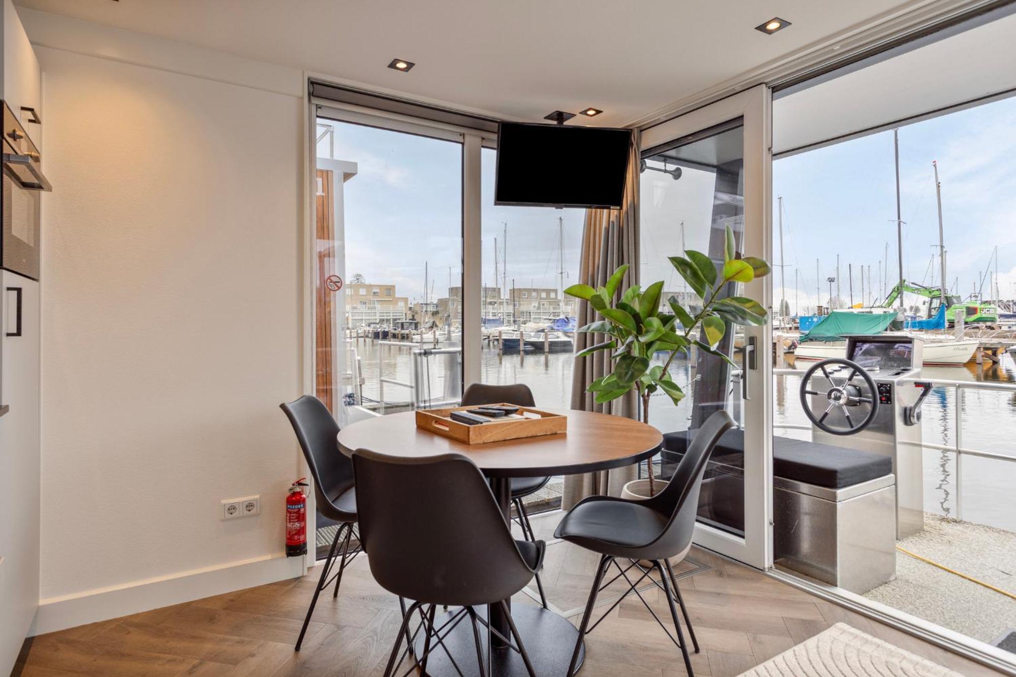 Luxurious Waterloft Near Beach And Centre By Weltevreden Experience Zeewolde Luaran gambar