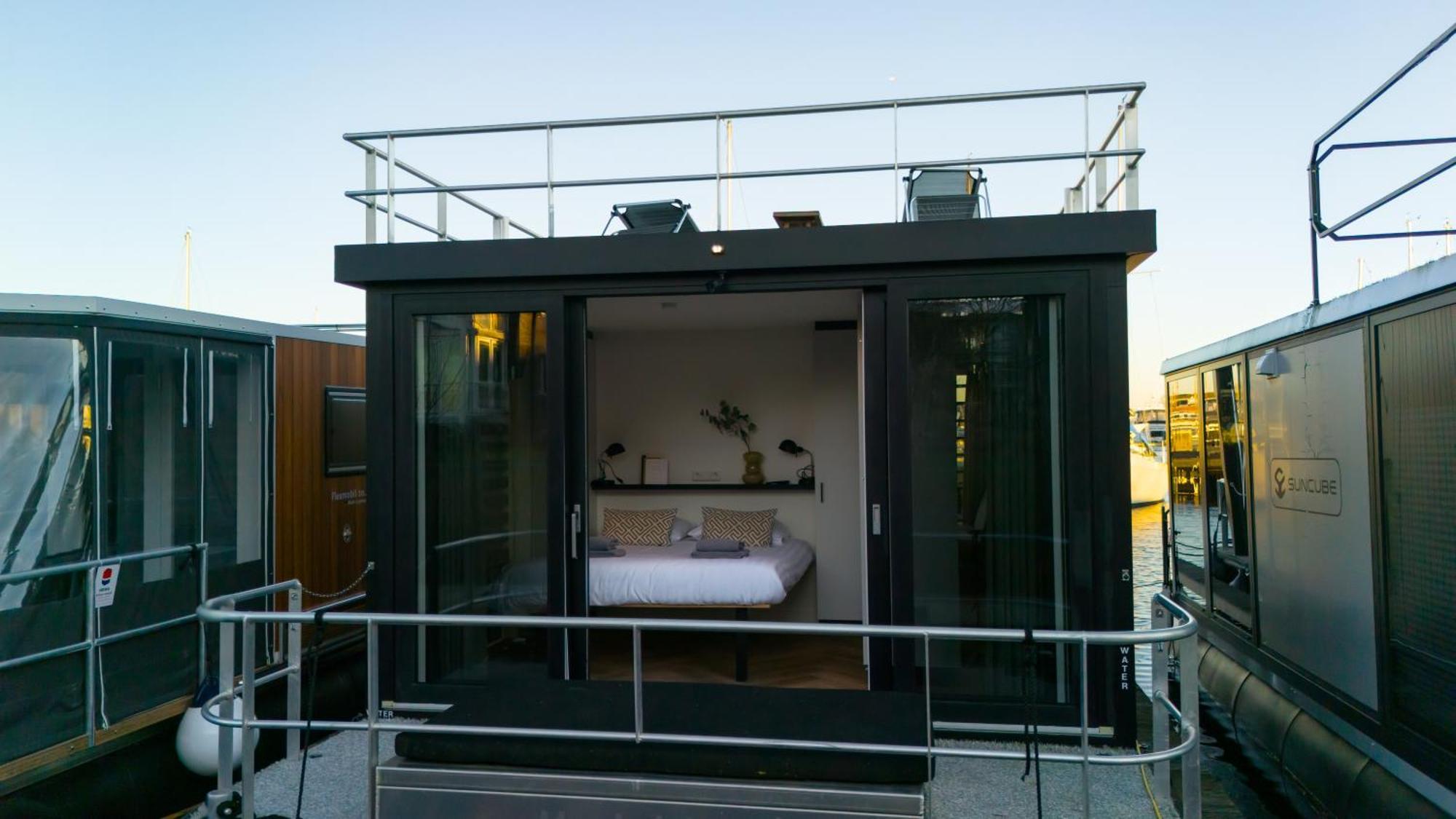Luxurious Waterloft Near Beach And Centre By Weltevreden Experience Zeewolde Luaran gambar